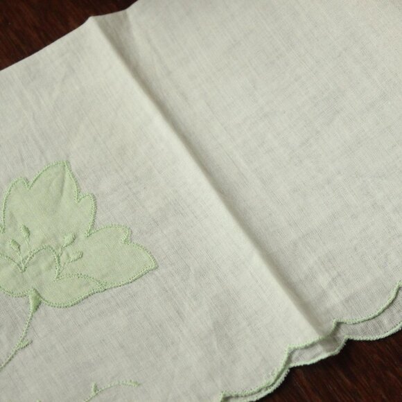 Vintage Handkerchief, Green Flower Applique and Embroidery on White Linen Hanky - Picture 5 of 10